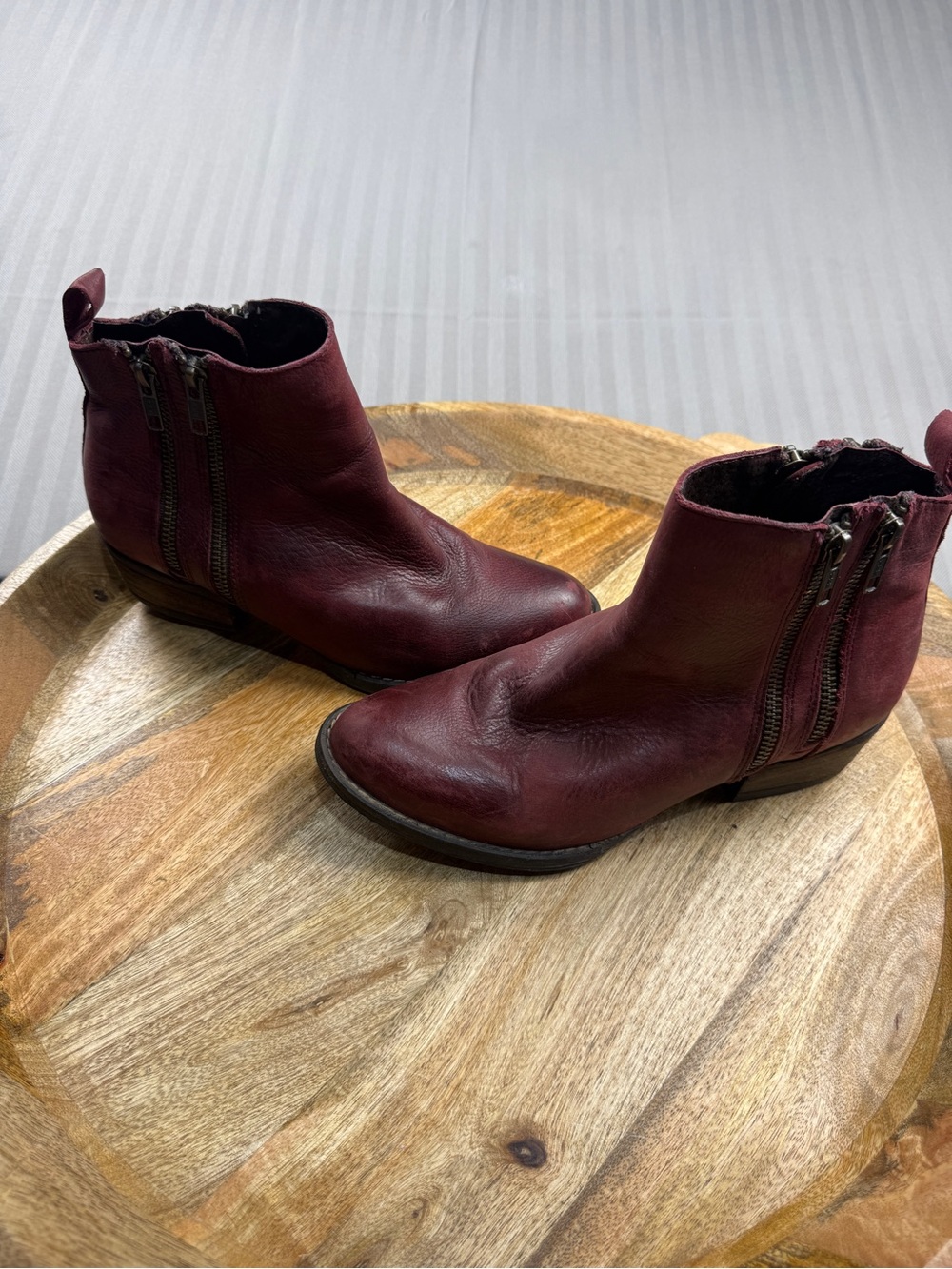 Volatile Burgundy Leather Double Zip Ankle Booties Women’s 8.5